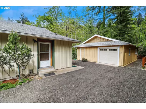 Exterior - 88519 Periwinkle Rd, Springfield, OR 97478 photo 3 of 9