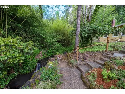 Exterior - 88519 Periwinkle Rd, Springfield, OR 97478 photo 7 of 9
