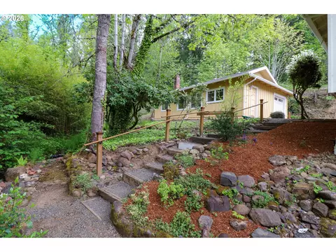 Exterior - 88519 Periwinkle Rd, Springfield, OR 97478 photo 8 of 9