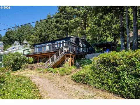 1785 Chinook Ave, Oceanside, OR 97134