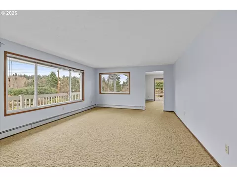 Living - 12721 SE 352nd Ave, Boring, OR 97009 photo 3 of 8