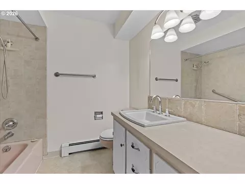 Bath - 12721 SE 352nd Ave, Boring, OR 97009 photo 1 of 3