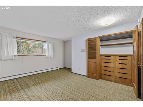 Bedroom - 12721 SE 352nd Ave, Boring, OR 97009 photo 6 of 11