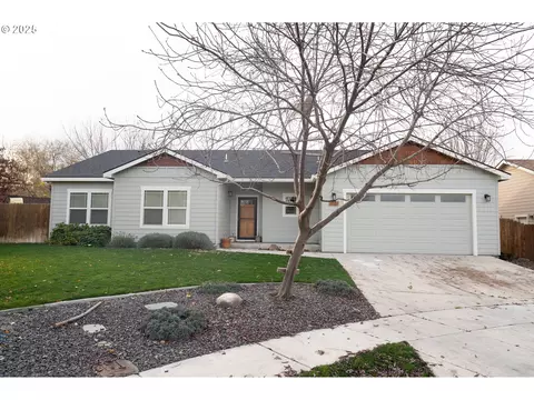 1031 SW Olive Ct, Hermiston, OR 97838
