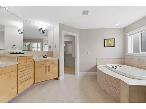 Bath - 3744 NW 19th Cir, Camas, WA 98607 photo 3 of 5