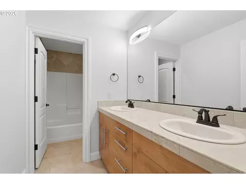 Bath - 3744 NW 19th Cir, Camas, WA 98607 photo 5 of 5