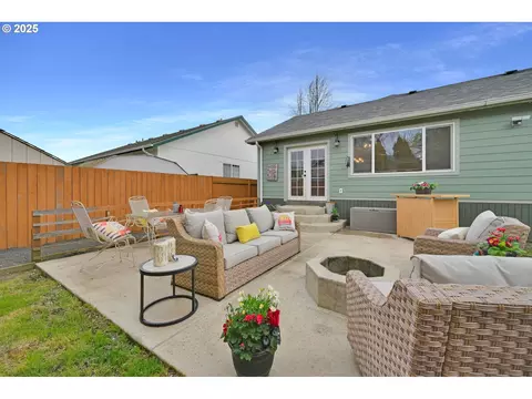 510 E 9th Ave, Junction City, OR 97448