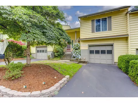 15117 NE Rose Pkwy #103, Portland, OR 97230