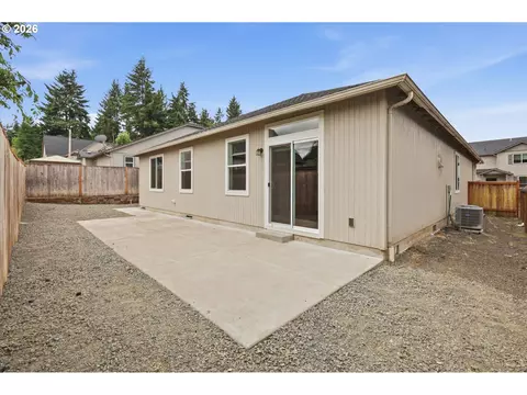 Exterior - 4760 Glacier Meadows Loop, Springfield, OR 97478 photo 4 of 8