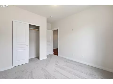 Bedroom - 4760 Glacier Meadows Loop, Springfield, OR 97478 photo 5 of 7