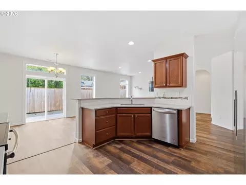 Kitchen - 4760 Glacier Meadows Loop, Springfield, OR 97478 photo 4 of 9