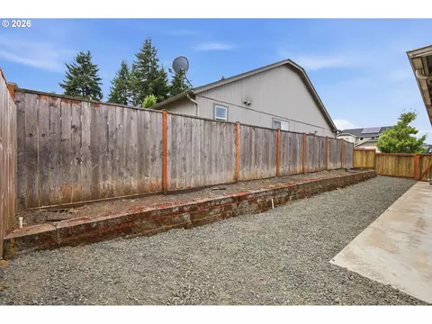 Exterior - 4760 Glacier Meadows Loop, Springfield, OR 97478 photo 8 of 8