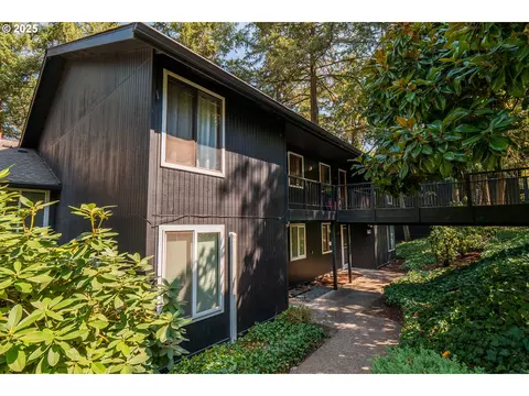 2665 Woodstone Pl, Eugene, OR 97405