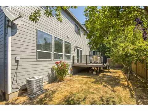 Exterior - 4726 SE Salquist Rd, Gresham, OR 97080 photo 6 of 7