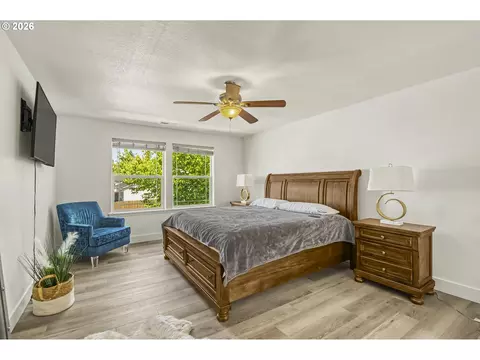 Bedroom - 4726 SE Salquist Rd, Gresham, OR 97080 photo 1 of 4