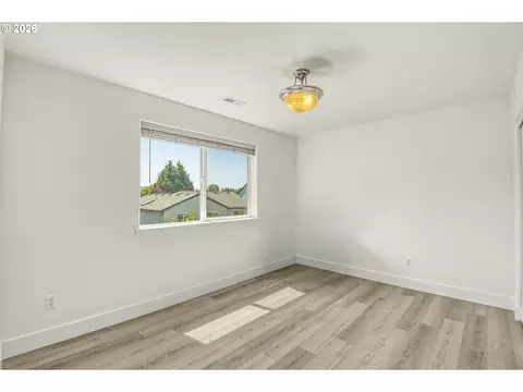 Bedroom - 4726 SE Salquist Rd, Gresham, OR 97080 photo 3 of 4