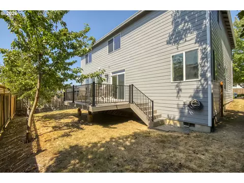 Exterior - 4726 SE Salquist Rd, Gresham, OR 97080 photo 4 of 7