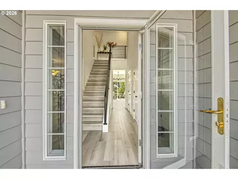 Entry Way - 4726 SE Salquist Rd, Gresham, OR 97080 photo 1 of 2