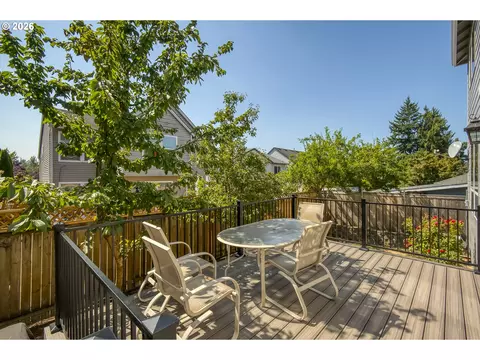 Exterior - 4726 SE Salquist Rd, Gresham, OR 97080 photo 2 of 7
