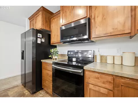 Kitchen - 55964 E Highway 26, Sandy, OR 97055 photo 2 of 4