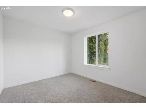 Bedroom - 55964 E Highway 26, Sandy, OR 97055 photo 3 of 4