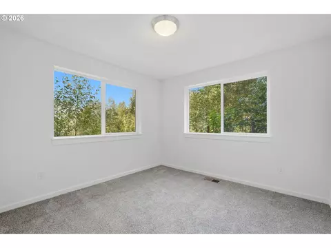 Bedroom - 55964 E Highway 26, Sandy, OR 97055 photo 2 of 4