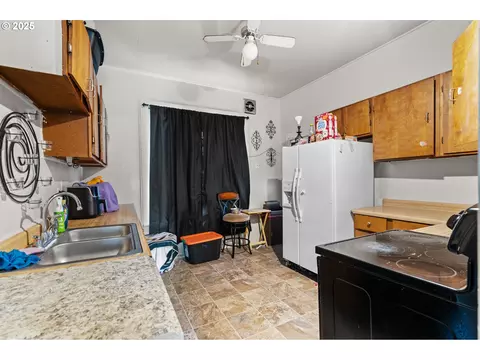 Kitchen - 615 SW 5th St, Pendleton, OR 97801 photo 1 of 2