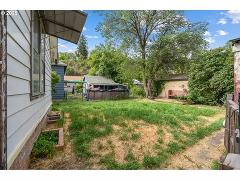 Exterior - 615 SW 5th St, Pendleton, OR 97801 photo 1 of 2