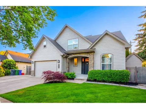 195 Daniel Dr, Eugene, OR 97404