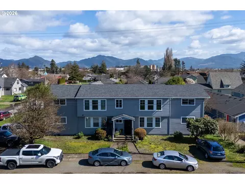 903 Madrona Ave, Tillamook, OR 97141