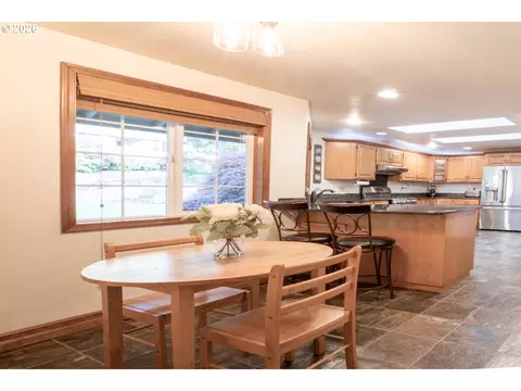 Dining - 2610 Park Forest Dr, Eugene, OR 97405 photo 2 of 2