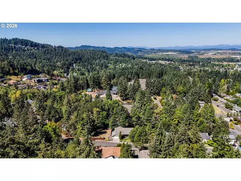 View/Area - 2610 Park Forest Dr, Eugene, OR 97405 photo 3 of 7