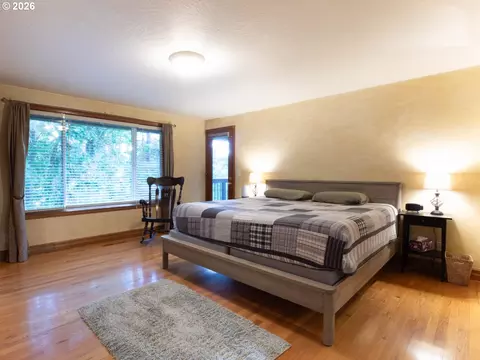 Bedroom - 2610 Park Forest Dr, Eugene, OR 97405 photo 1 of 2