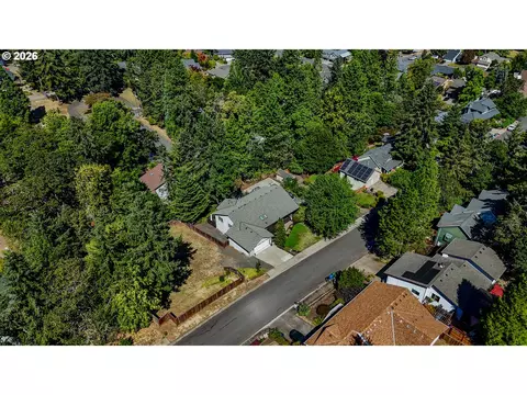 View/Area - 2610 Park Forest Dr, Eugene, OR 97405 photo 6 of 7