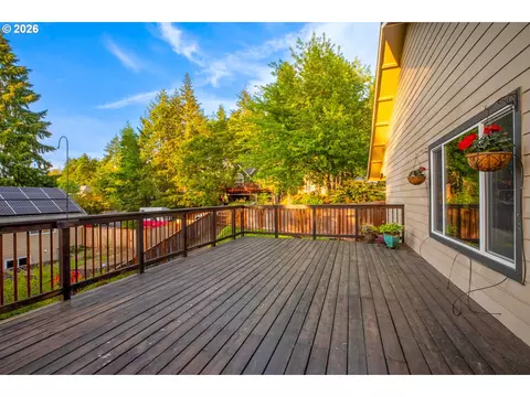 Exterior - 2610 Park Forest Dr, Eugene, OR 97405 photo 9 of 10