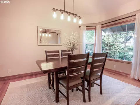 Dining - 2610 Park Forest Dr, Eugene, OR 97405 photo 1 of 2