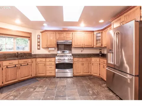 Kitchen - 2610 Park Forest Dr, Eugene, OR 97405 photo 1 of 3