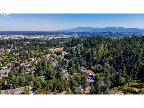 View/Area - 2610 Park Forest Dr, Eugene, OR 97405 photo 4 of 7