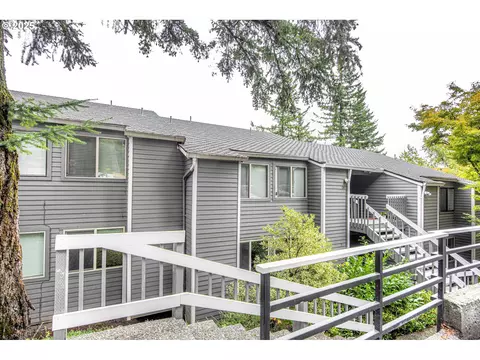 44 Eagle Crest Dr #24, Lake Oswego, OR 97035