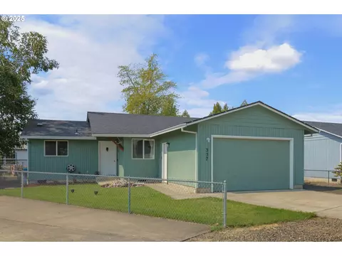 337 S Grove Ln, Sutherlin, OR 97479