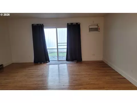 Living - 110 SE Vista Ave, Gresham, OR 97080 photo 2 of 3