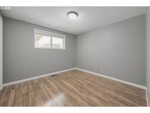 Bedroom - 2545 Elysium Ave, Eugene, OR 97401 photo 4 of 5
