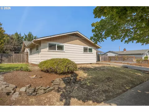 Exterior - 2545 Elysium Ave, Eugene, OR 97401 photo 1 of 7