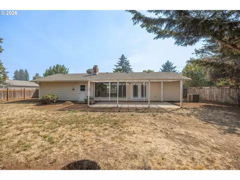 Exterior - 2545 Elysium Ave, Eugene, OR 97401 photo 4 of 7