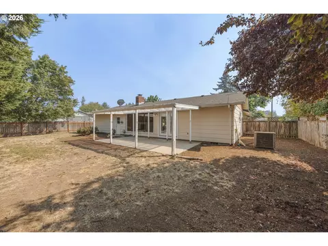 Exterior - 2545 Elysium Ave, Eugene, OR 97401 photo 5 of 7