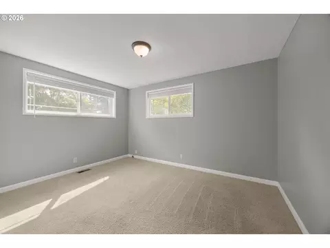 Bedroom - 2545 Elysium Ave, Eugene, OR 97401 photo 1 of 5