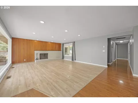 Living - 2545 Elysium Ave, Eugene, OR 97401 photo 2 of 7