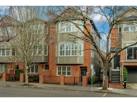 2357 NW Quimby St #24, Portland, OR 97210