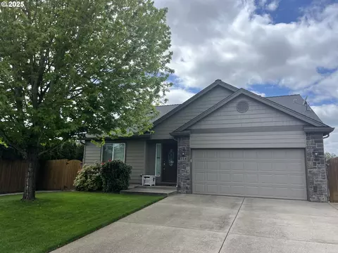 114 10th St, Jefferson, OR 97352
