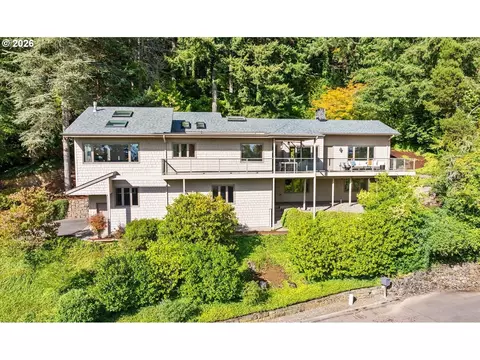 3320 SW 44th Ave, Portland, OR 97221